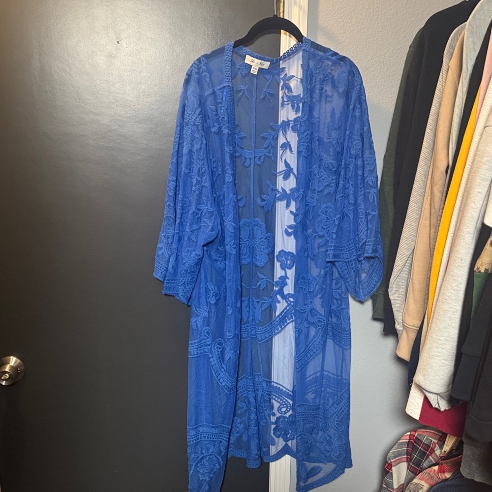She + Sky Royal Blue Floral Lace Robe